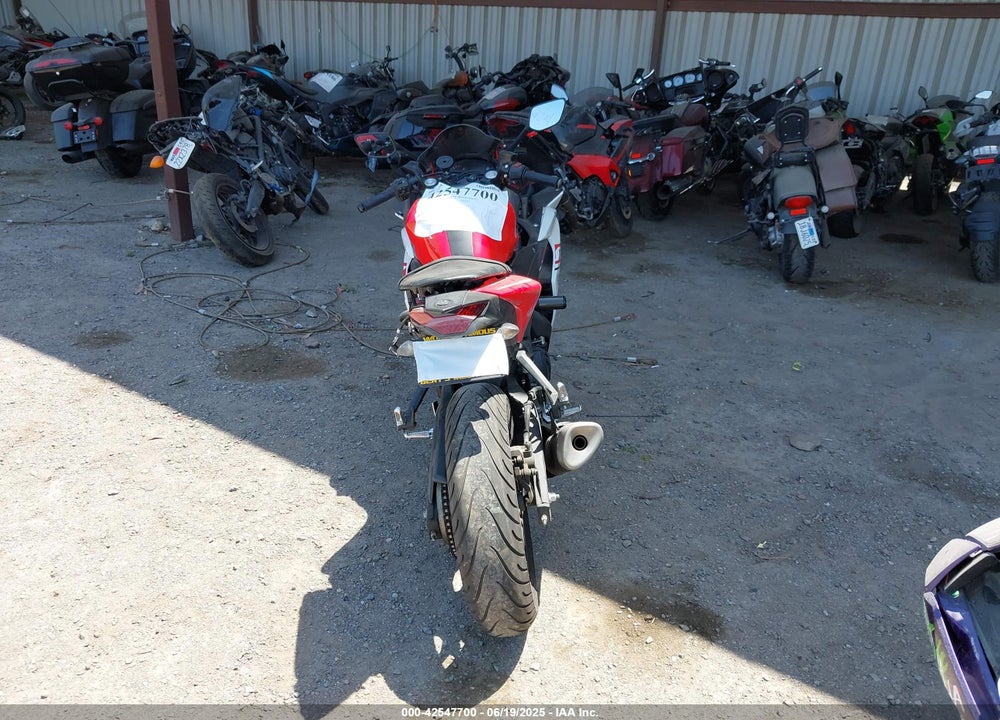 2015 YAMAHA YZFR3 VIN: MH3RH06Y8FK004065