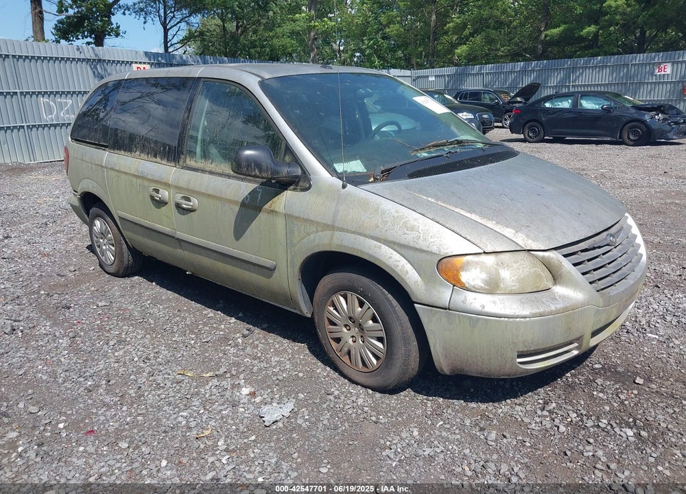 2007 CHRYSLER TOWN & COUNTRY VIN: 1A4GJ45R07B152105