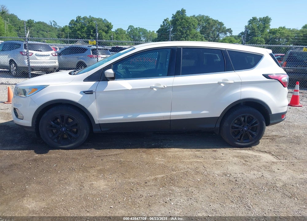 2017 FORD ESCAPE SE VIN: 1FMCU9GD5HUC55001