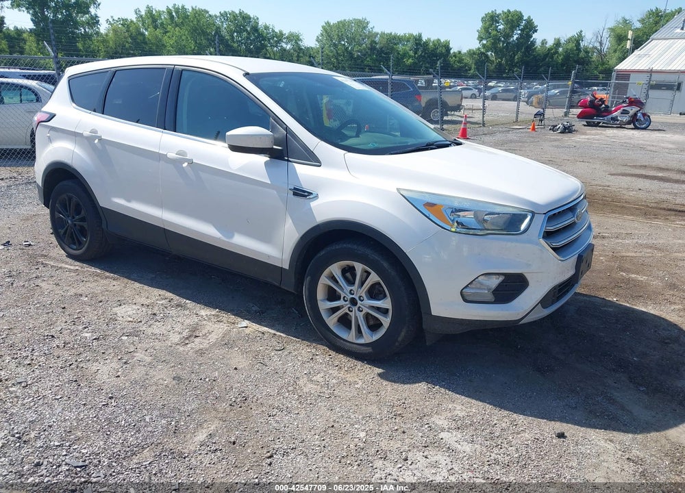 2017 FORD ESCAPE SE VIN: 1FMCU9GD5HUC55001