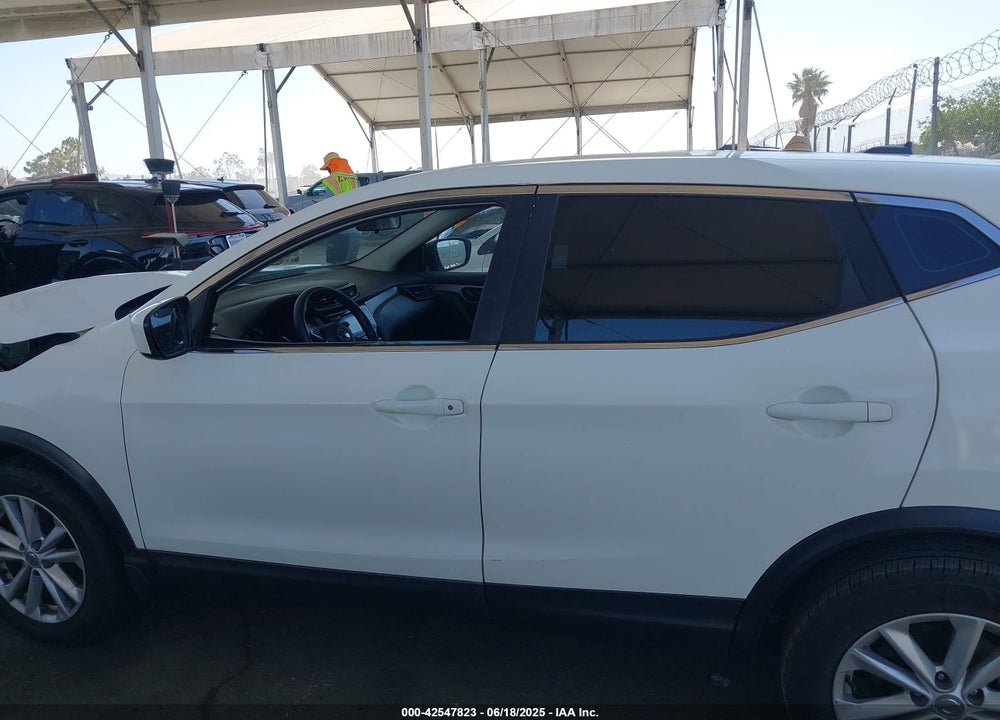 2017 NISSAN ROGUE SPORT VIN: JN1BJ1CP2HW010433