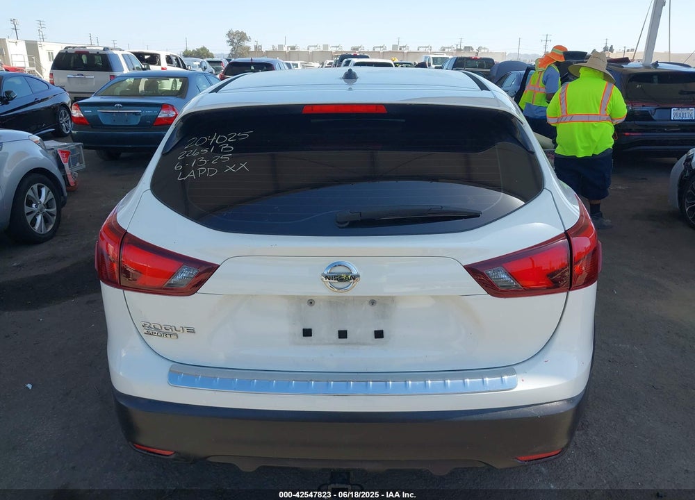 2017 NISSAN ROGUE SPORT VIN: JN1BJ1CP2HW010433