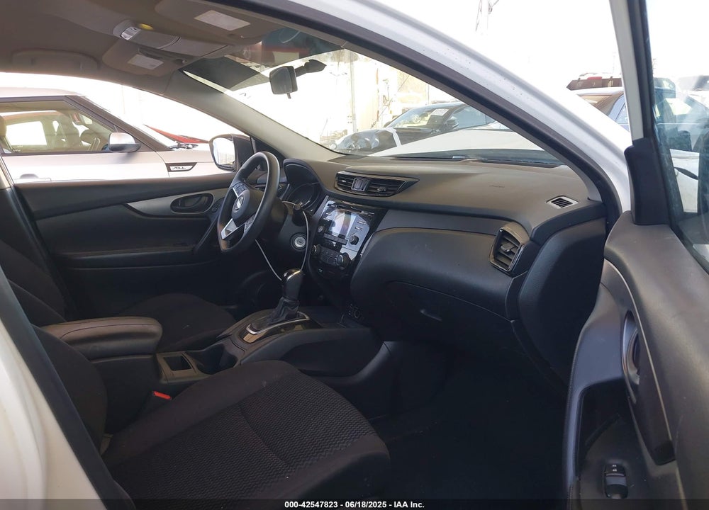 2017 NISSAN ROGUE SPORT VIN: JN1BJ1CP2HW010433