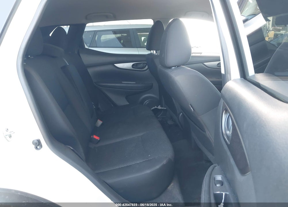 2017 NISSAN ROGUE SPORT VIN: JN1BJ1CP2HW010433