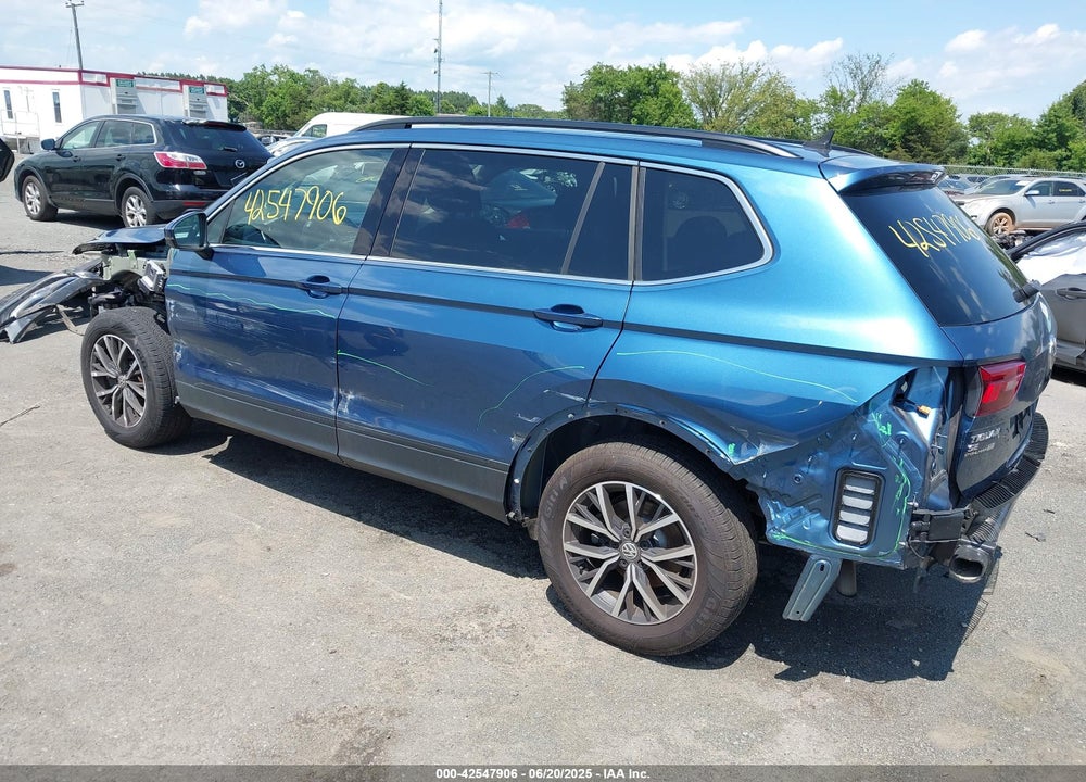 2019 VOLKSWAGEN TIGUAN VIN: 3VV2B7AX0KM130918