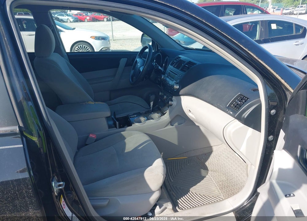2010 TOYOTA HIGHLANDER BASE V6 VIN: 5TDBK3EH5AS013845