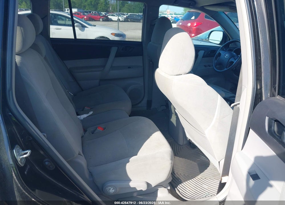2010 TOYOTA HIGHLANDER BASE V6 VIN: 5TDBK3EH5AS013845