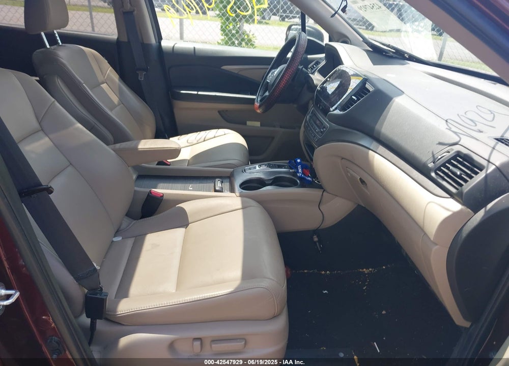 2022 HONDA PILOT VIN: 5FNYF6H25NB043073