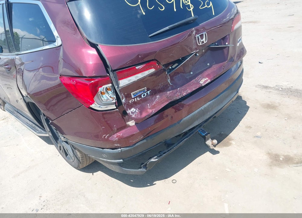 2022 HONDA PILOT VIN: 5FNYF6H25NB043073