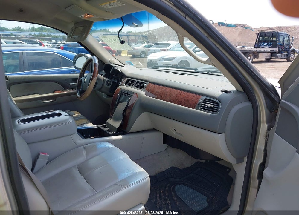 2007 CHEVROLET TAHOE VIN: 1GNFC13027R235130