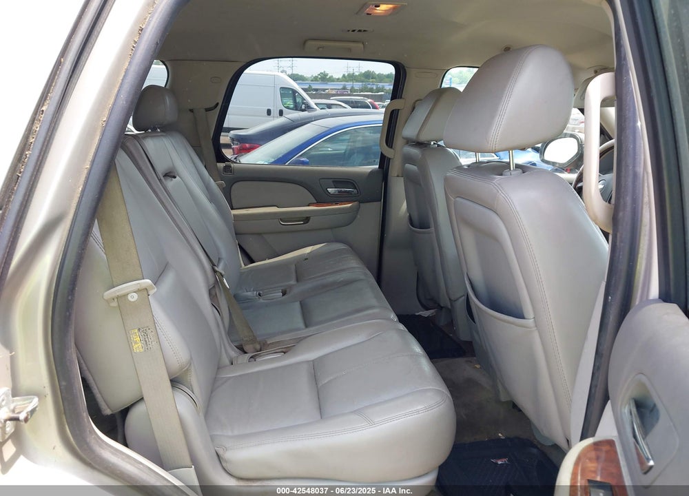 2007 CHEVROLET TAHOE VIN: 1GNFC13027R235130
