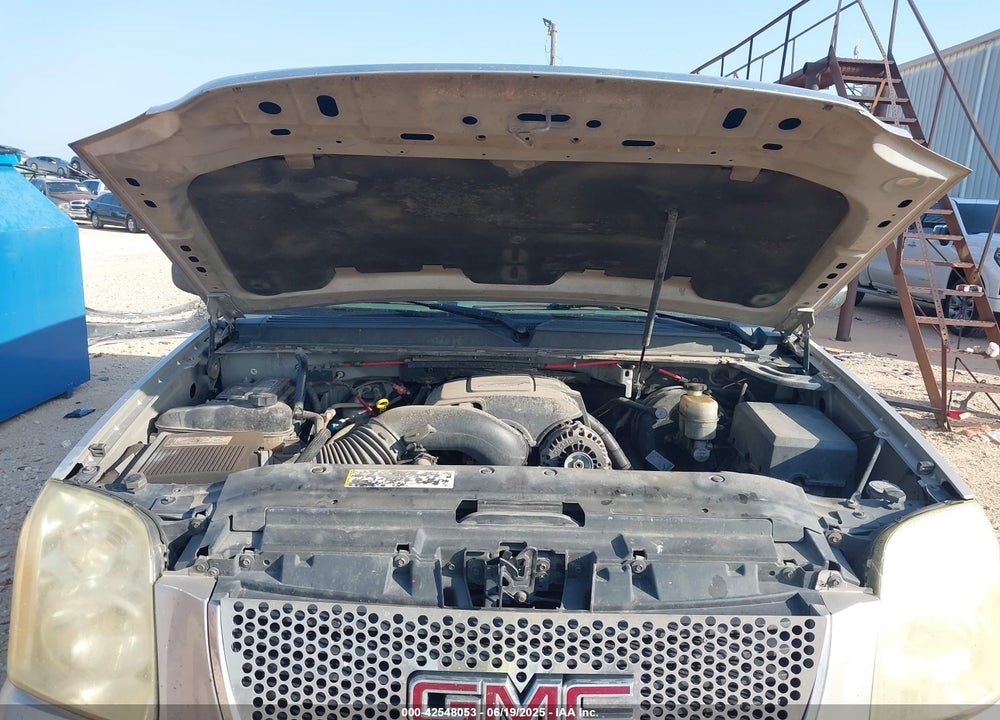 2007 GMC YUKON VIN: 1GKFC13047R228113