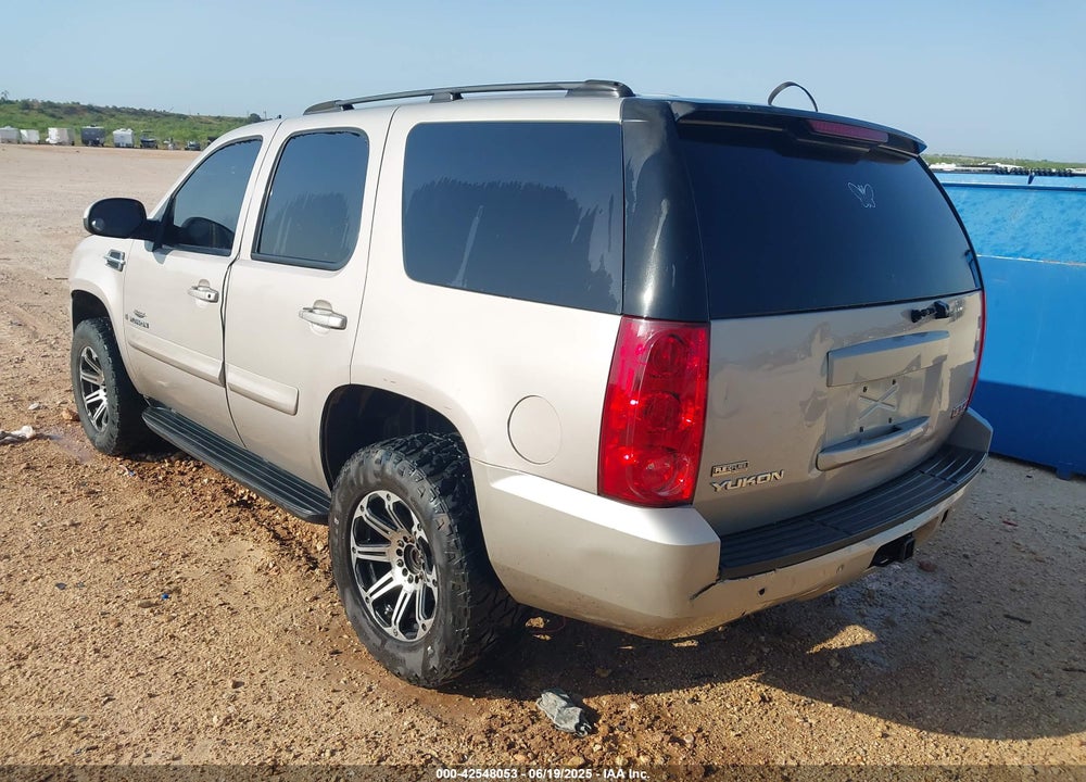 2007 GMC YUKON VIN: 1GKFC13047R228113