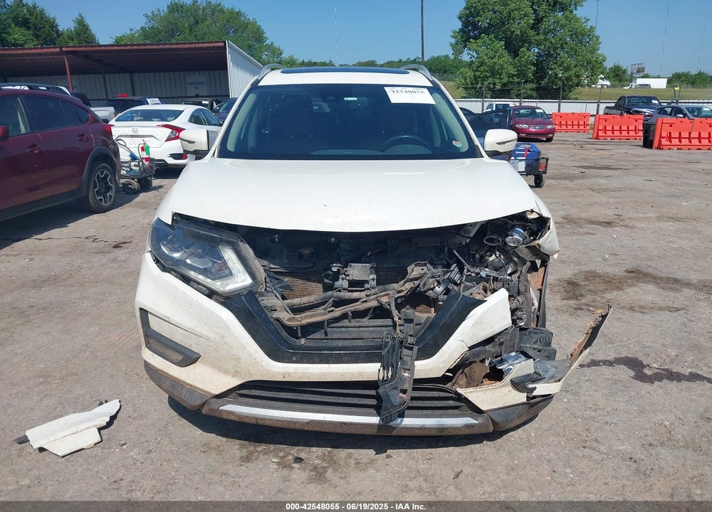 2018 NISSAN ROGUE VIN: JN8AT2MV2JW325300