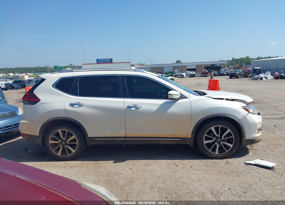 2018 NISSAN ROGUE VIN: JN8AT2MV2JW325300