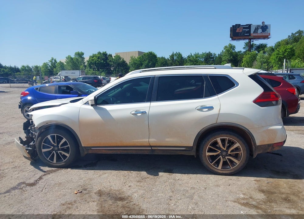 2018 NISSAN ROGUE VIN: JN8AT2MV2JW325300