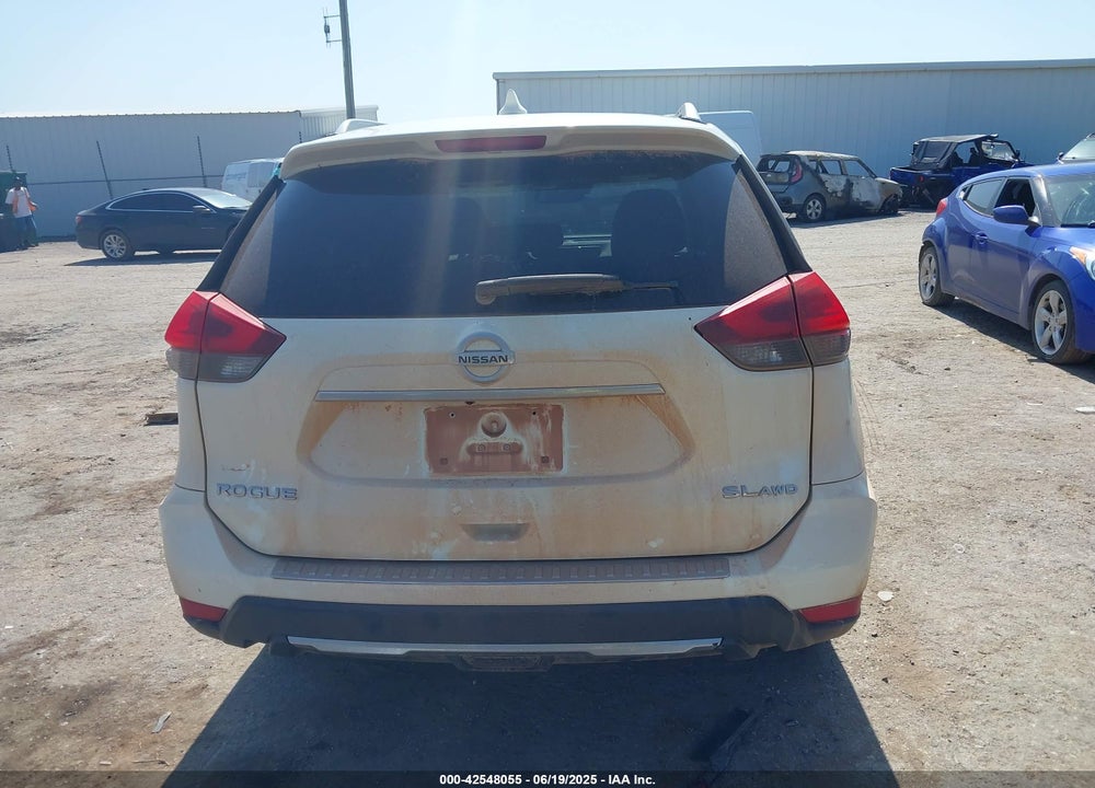 2018 NISSAN ROGUE VIN: JN8AT2MV2JW325300