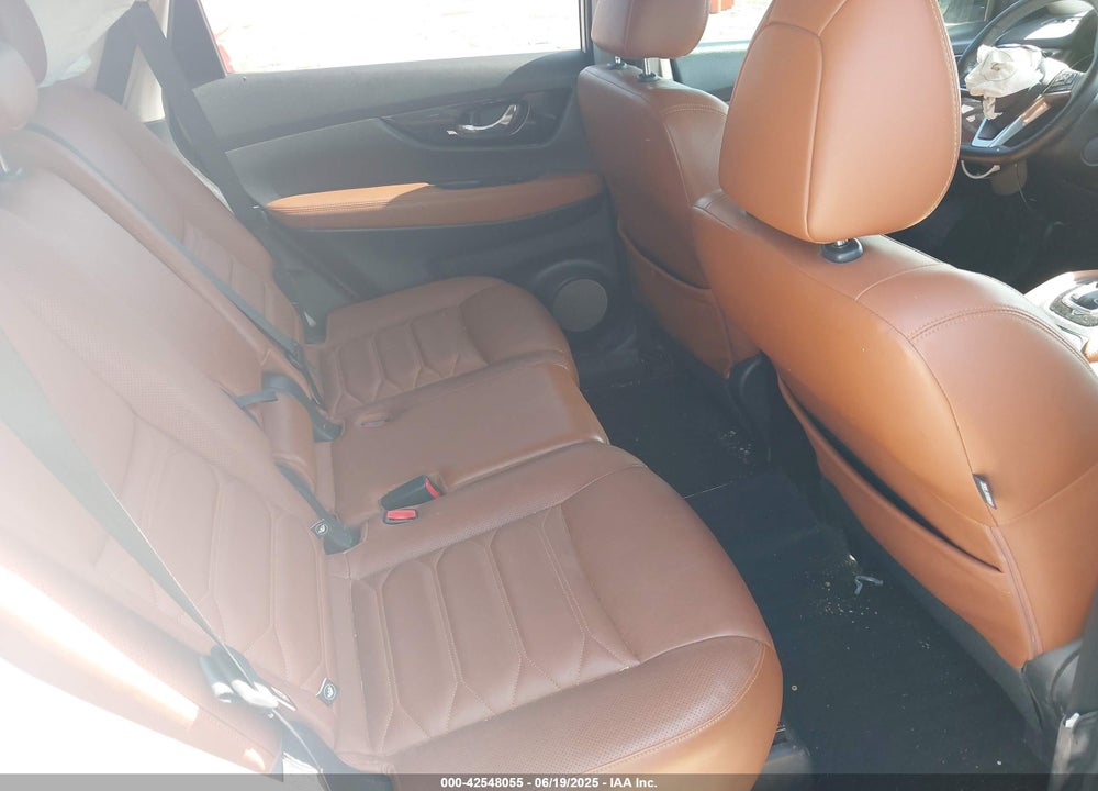 2018 NISSAN ROGUE VIN: JN8AT2MV2JW325300