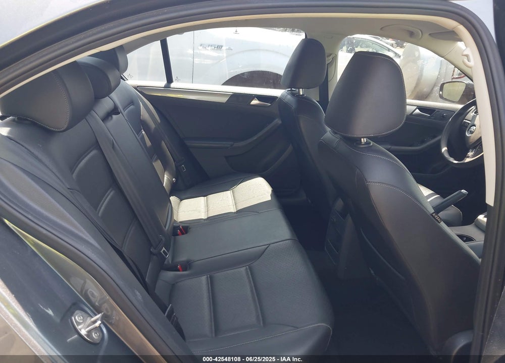 2018 VOLKSWAGEN JETTA VIN: 3VWDB7AJ1JM214647