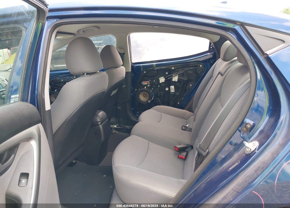 2015 HYUNDAI ELANTRA VIN: 5NPDH4AE8FH633501