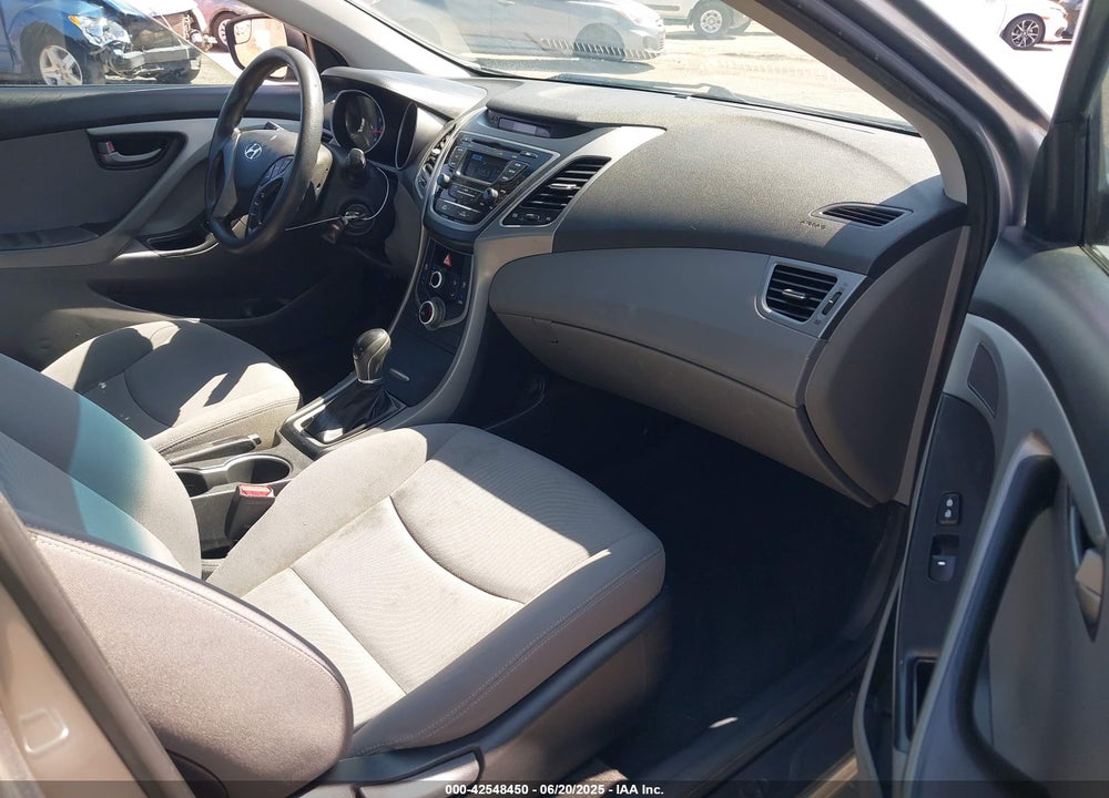 2015 HYUNDAI ELANTRA VIN: KMHDH4AE7FU329464