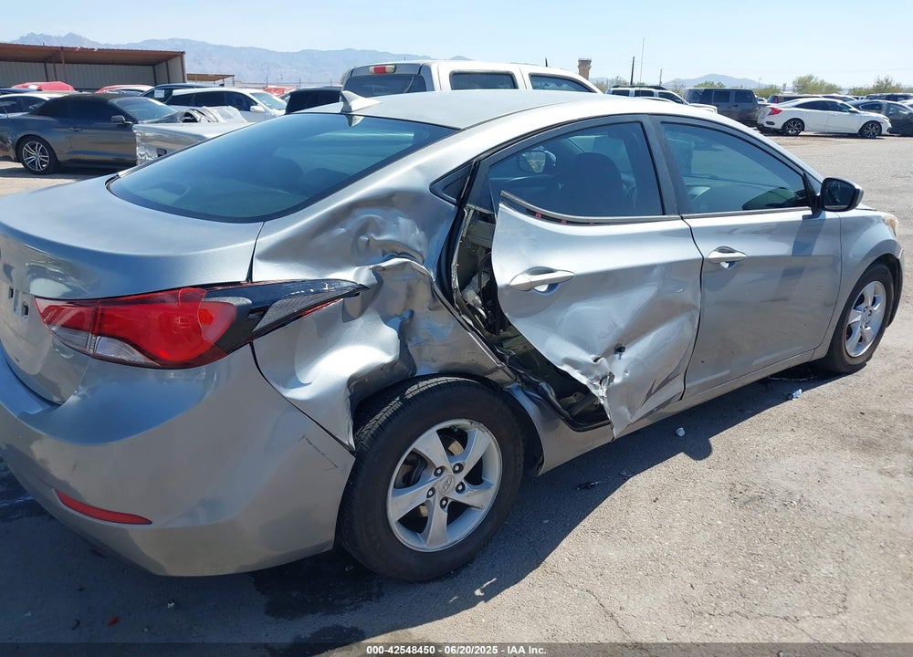 2015 HYUNDAI ELANTRA VIN: KMHDH4AE7FU329464