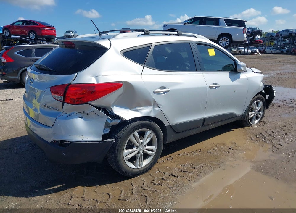 2013 HYUNDAI TUCSON VIN: KM8JU3AC3DU658246