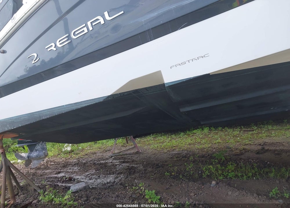 2022 REGAL LX2 VIN: RGMCX082G122