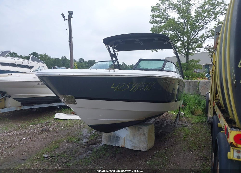 2022 REGAL LX2 VIN: RGMCX082G122