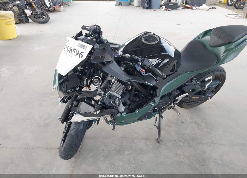2018 KAWASAKI EX400 VIN: JKAEXKG14JDA06242