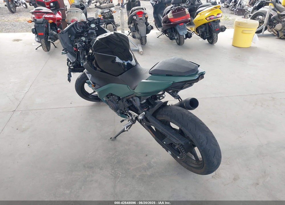 2018 KAWASAKI EX400 VIN: JKAEXKG14JDA06242