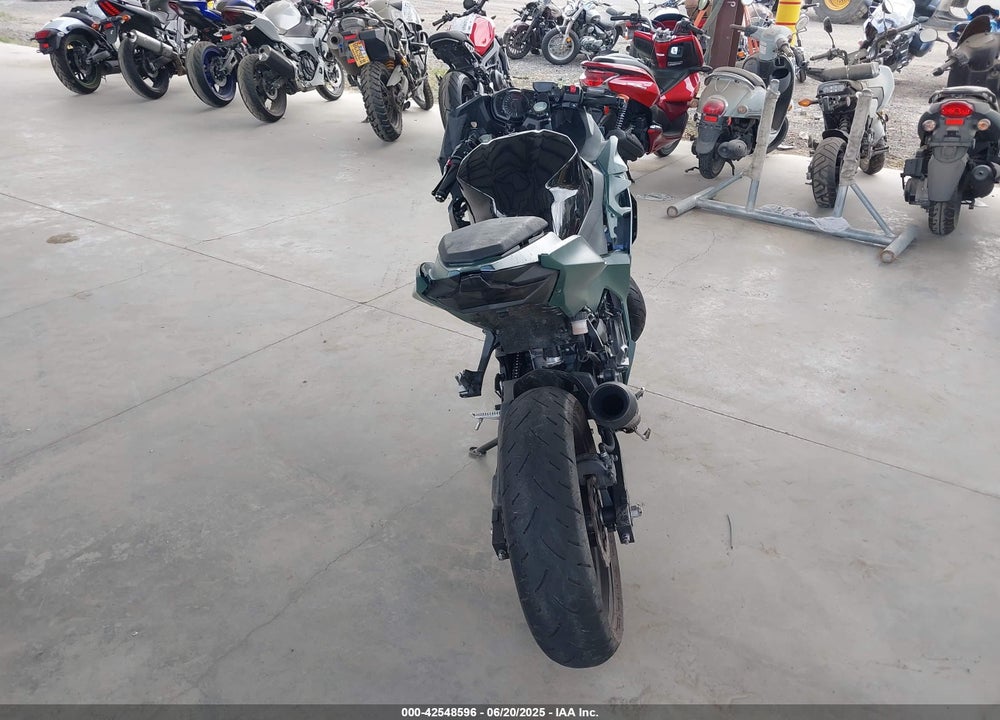 2018 KAWASAKI EX400 VIN: JKAEXKG14JDA06242