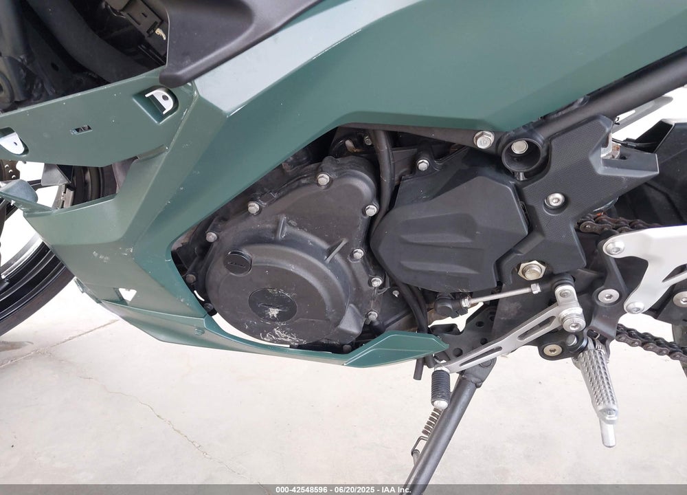 2018 KAWASAKI EX400 VIN: JKAEXKG14JDA06242