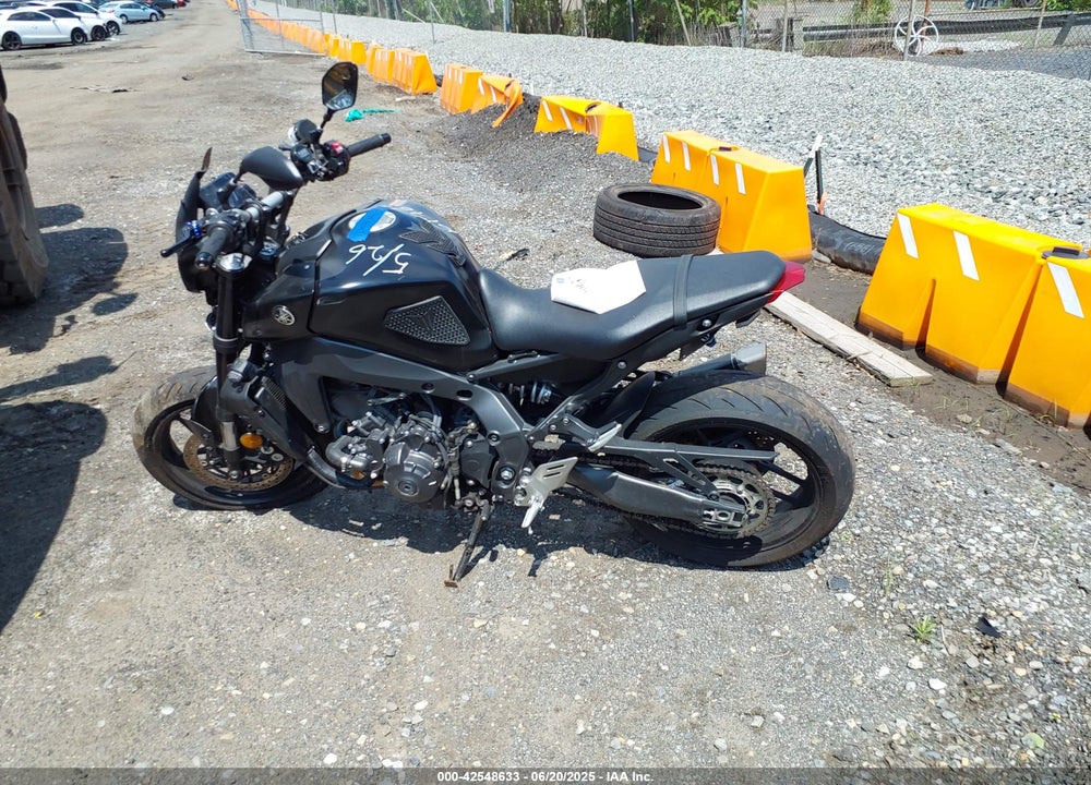 2021 YAMAHA MT09 VIN: JYARN71E6MA001239