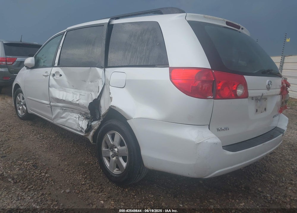 2008 TOYOTA SIENNA XLE VIN: 5TDZK22C88S210181