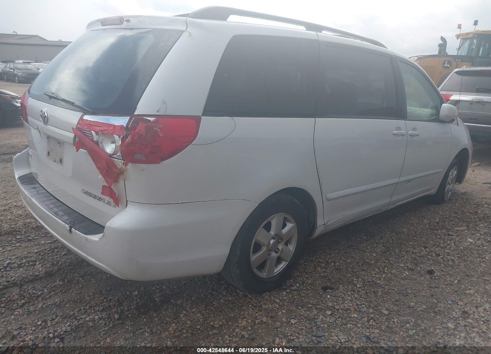 2008 TOYOTA SIENNA XLE VIN: 5TDZK22C88S210181