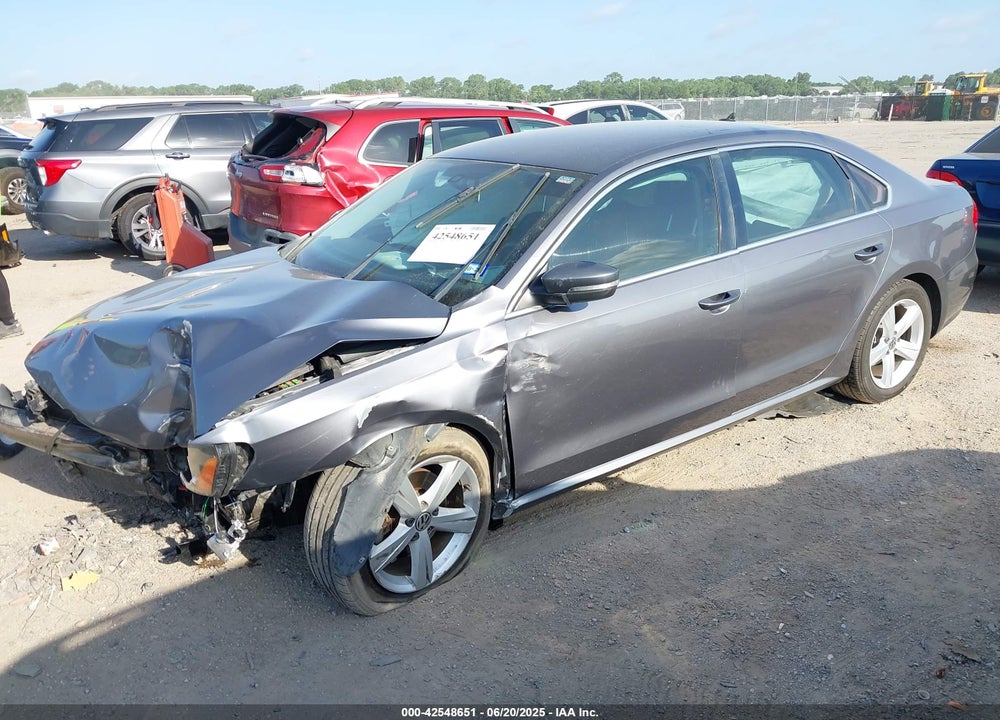 2014 VOLKSWAGEN PASSAT VIN: 1VWAS7A37EC044810