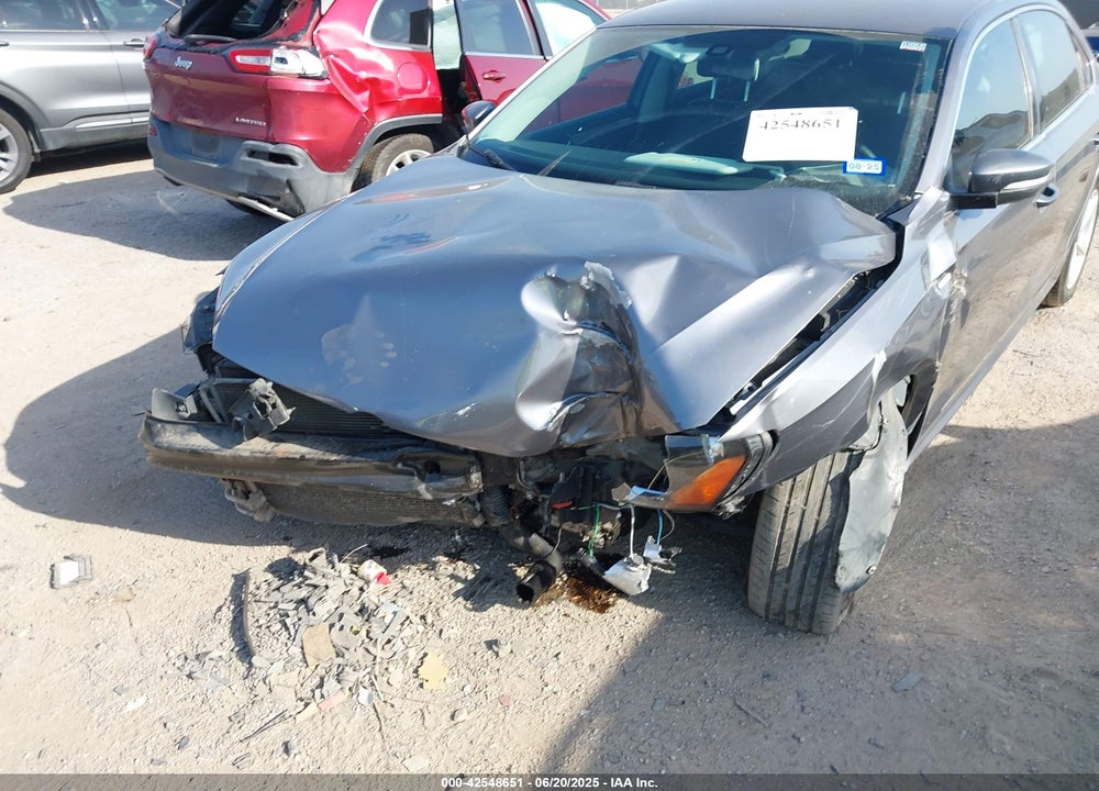 2014 VOLKSWAGEN PASSAT VIN: 1VWAS7A37EC044810