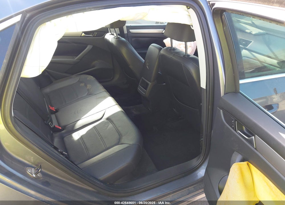 2014 VOLKSWAGEN PASSAT VIN: 1VWAS7A37EC044810