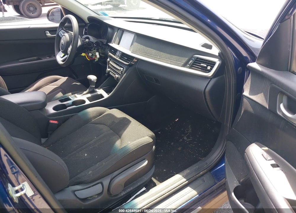 2019 KIA OPTIMA LX VIN: 5XXGT4L32KG360245