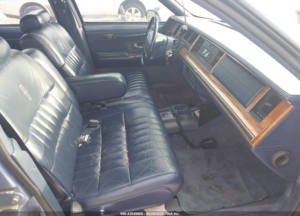 1994 LINCOLN TOWN CAR EXECUTIVE VIN: 1LNLM81W5RY745596