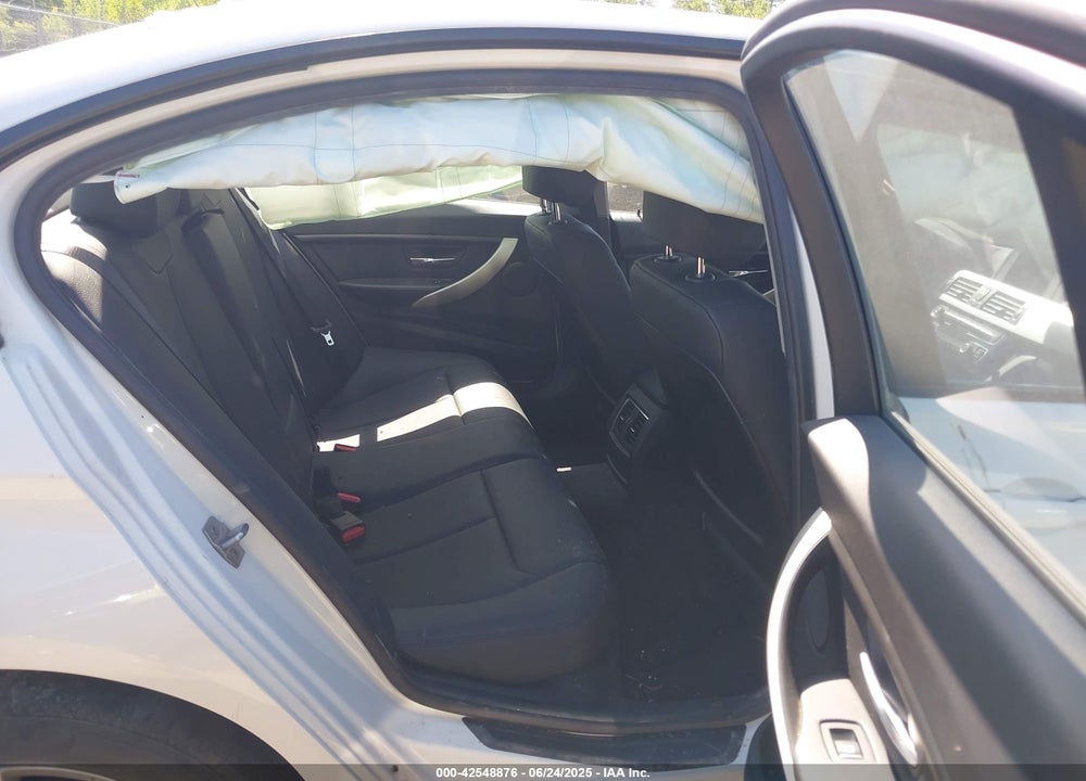 2016 BMW 3 SERIES VIN: WBA8E5G59GNT94515