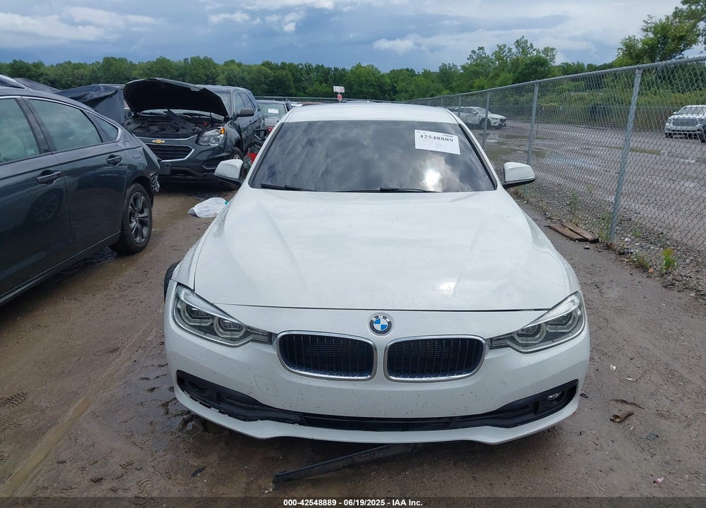 2018 BMW 3 SERIES VIN: WBA8E5G52JNV01959