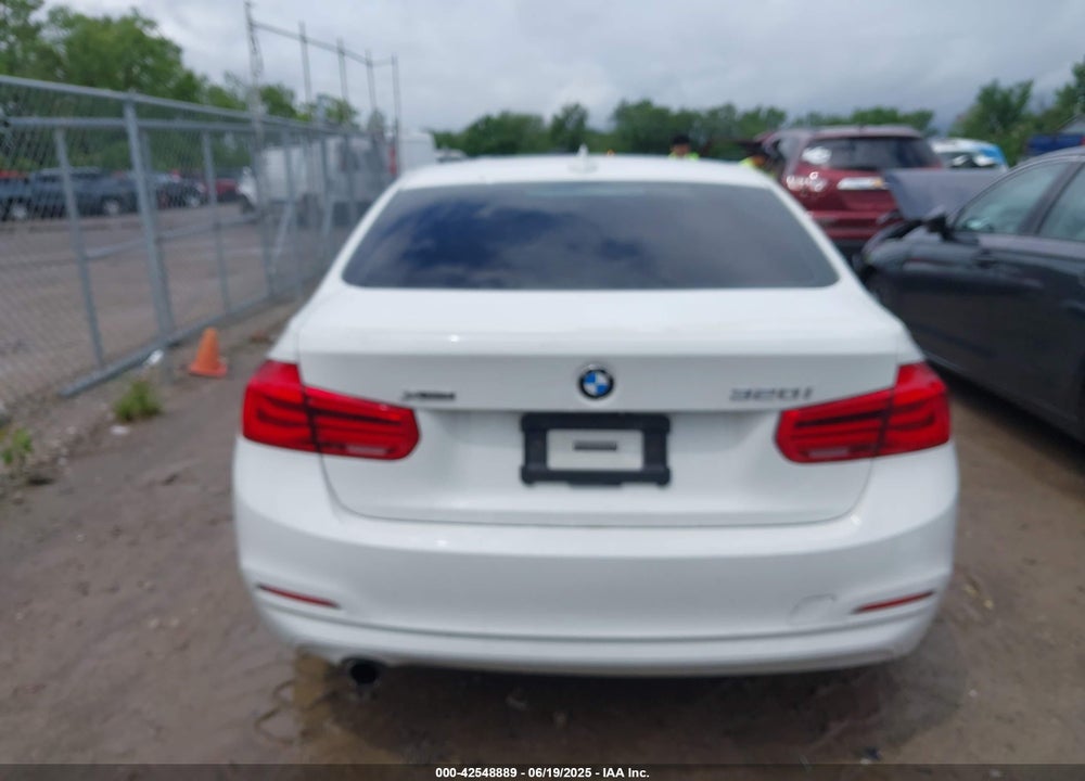 2018 BMW 3 SERIES VIN: WBA8E5G52JNV01959
