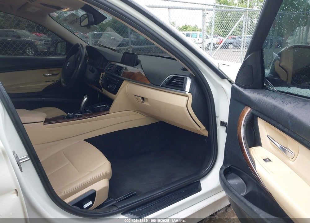 2018 BMW 3 SERIES VIN: WBA8E5G52JNV01959