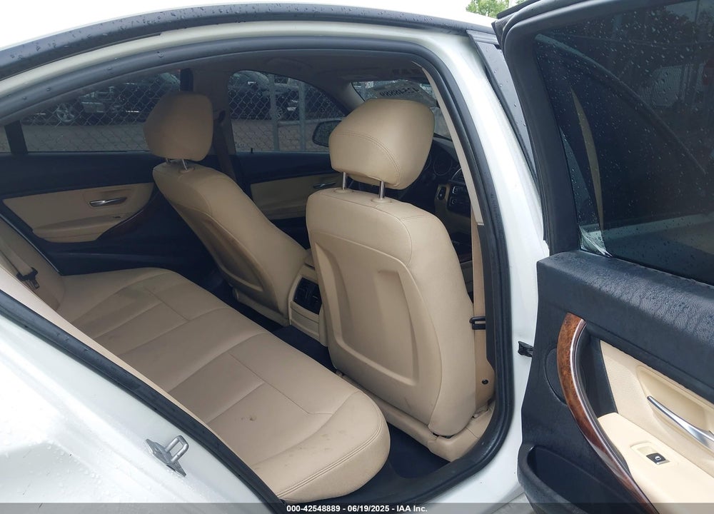 2018 BMW 3 SERIES VIN: WBA8E5G52JNV01959