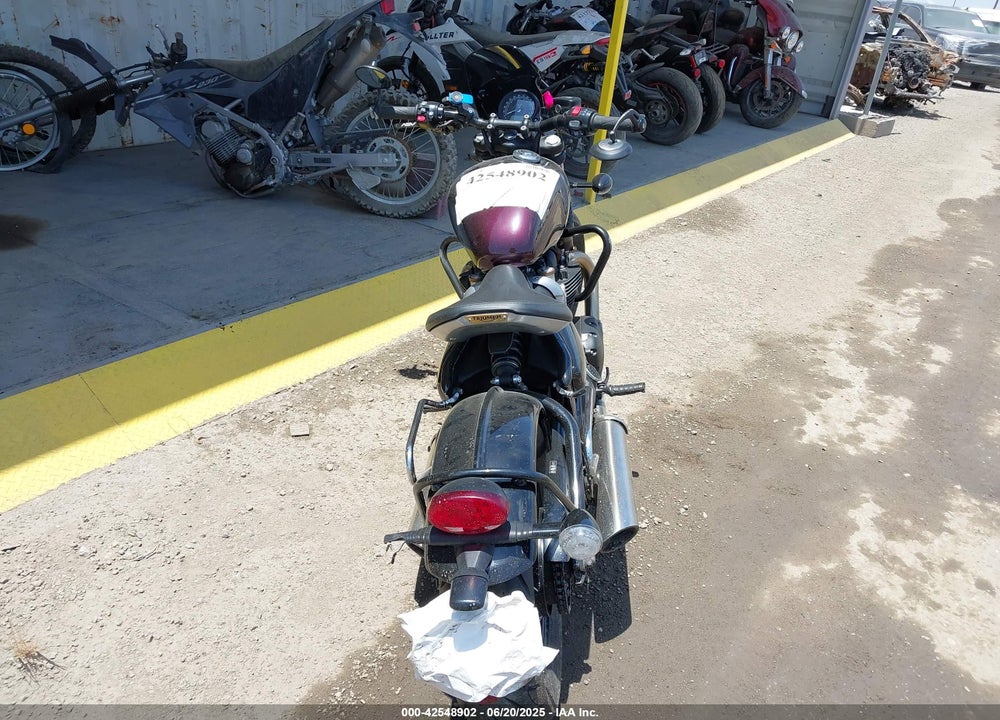 2024 TRIUMPH MOTORCYCLE BONNEVILLE BOBBER VIN: SMTD53HL8RTBT7464
