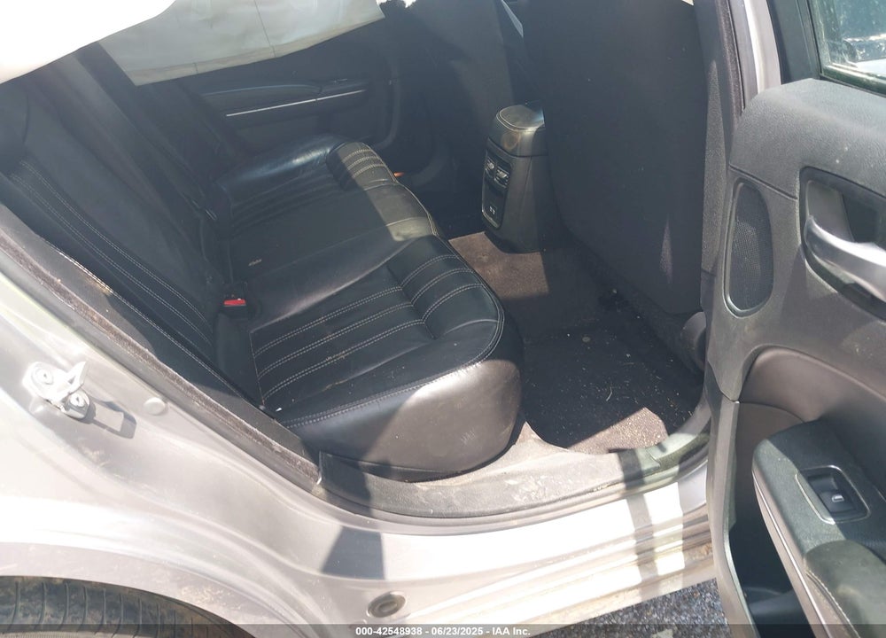 2018 CHRYSLER 300 VIN: 2C3CCABG1JH274622