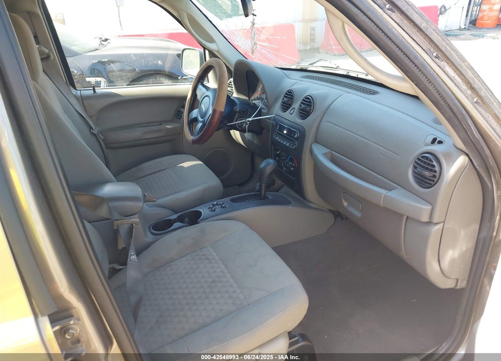 2007 JEEP LIBERTY VIN: 1J4GL48K57W701962
