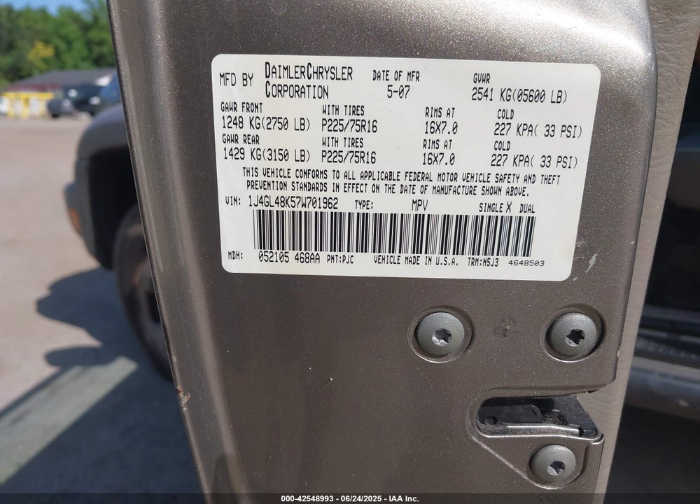 2007 JEEP LIBERTY VIN: 1J4GL48K57W701962